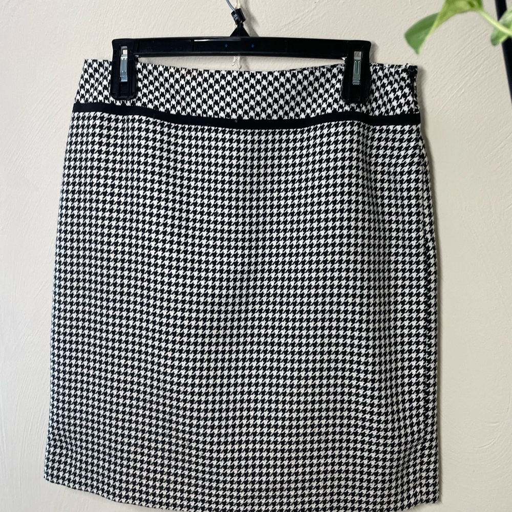 Isabella De Marco Sz 6 black & White  pensil Skirt knee length